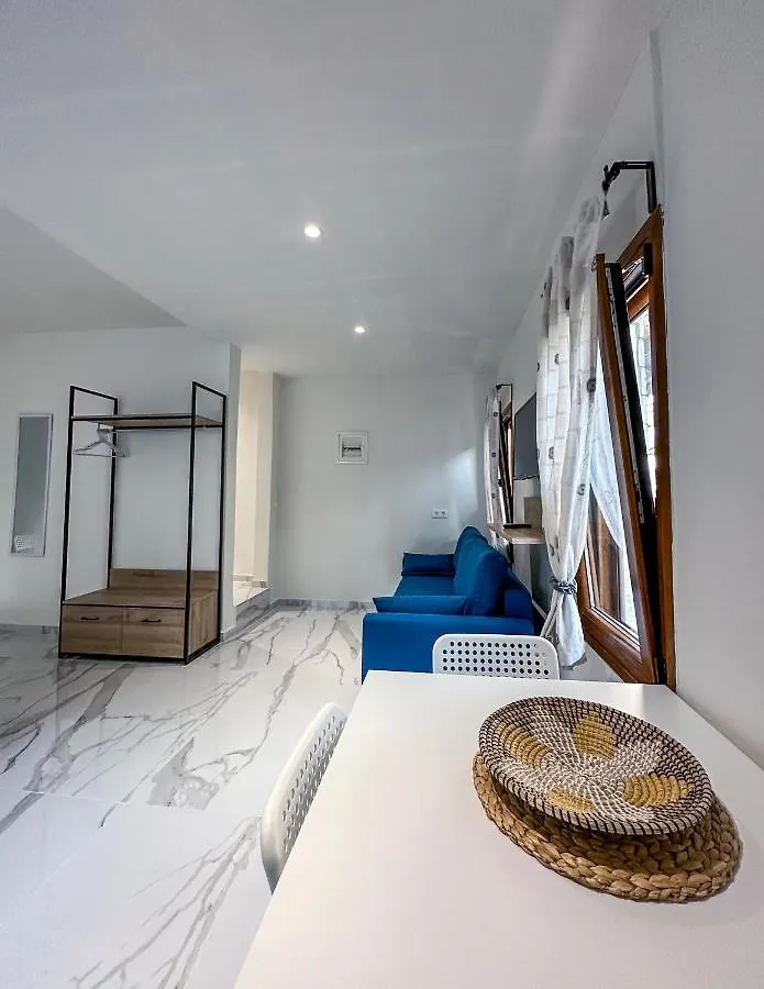 Mira Luxury Apartments باراليا ديونيسيو
