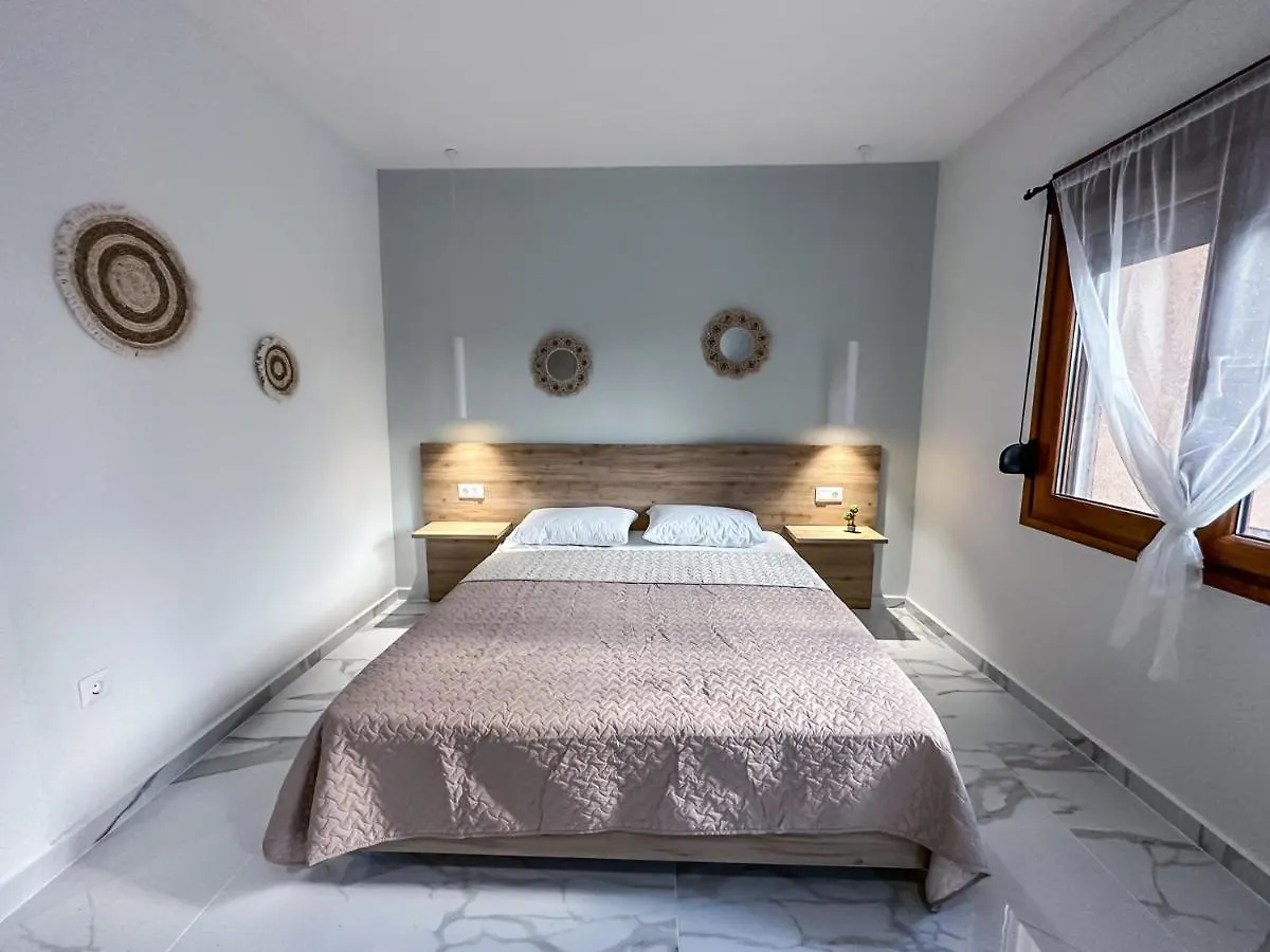 Mira Luxury Apartments Paralia Dionysiou 0*,  Řecko