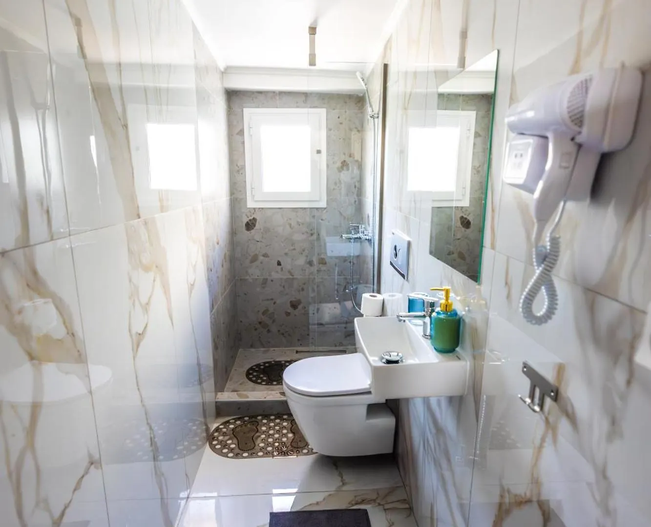 Mira Luxury Apartments باراليا ديونيسيو 0*,  اليونان